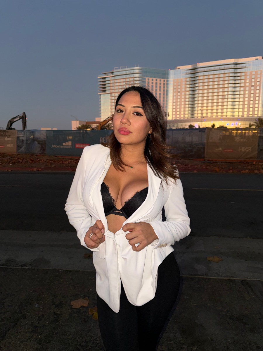 Take a pause and enjoy Ali Cruz — streaming from Inkou