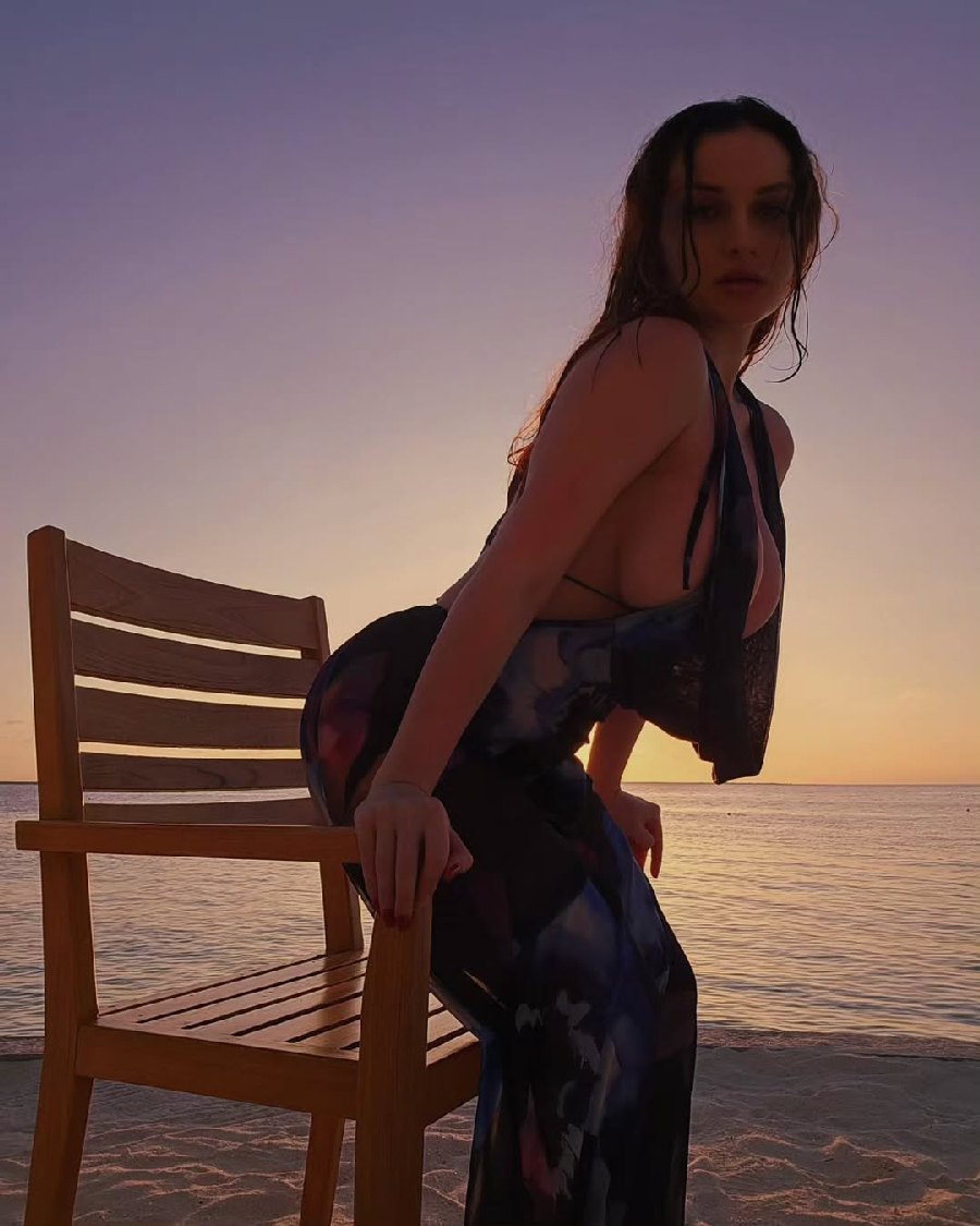 Sexy girl Miranda Faith nude in Inkou