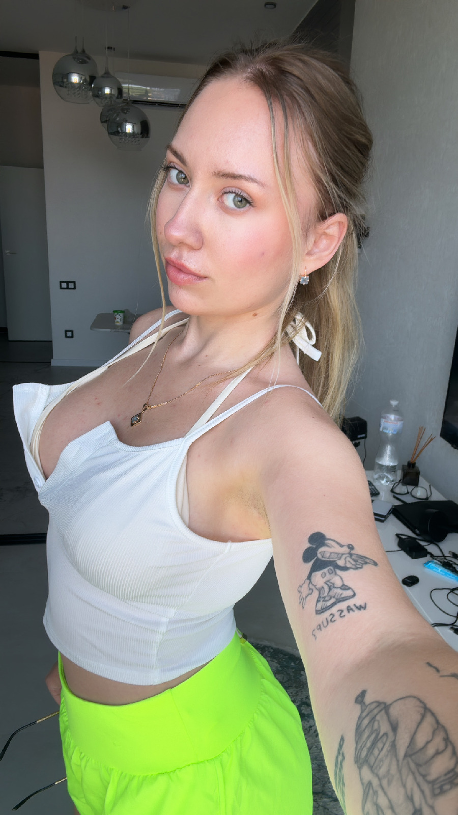 KateV in her underwear in Inkou